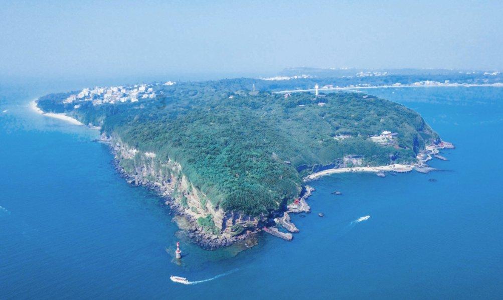 俗语云:“头生九龙骨,早晚必显贵”,其中“九龙骨”指什么?