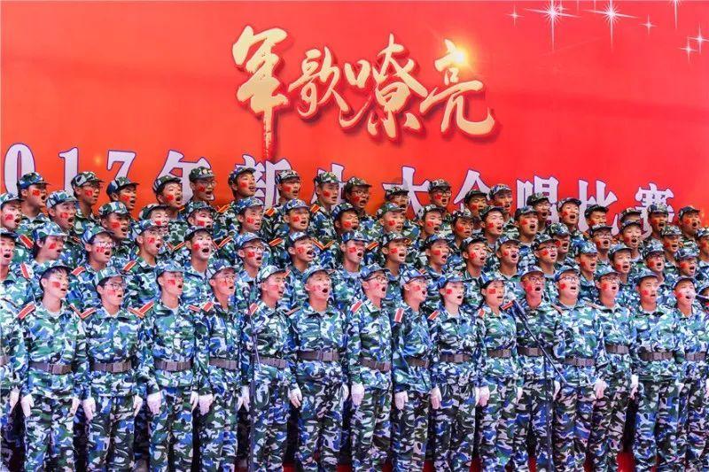 黄芪具有益气养血的作用,可以调理肝脏,改善肝气郁结的情况