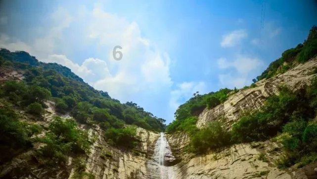 大山羔羊逃生
