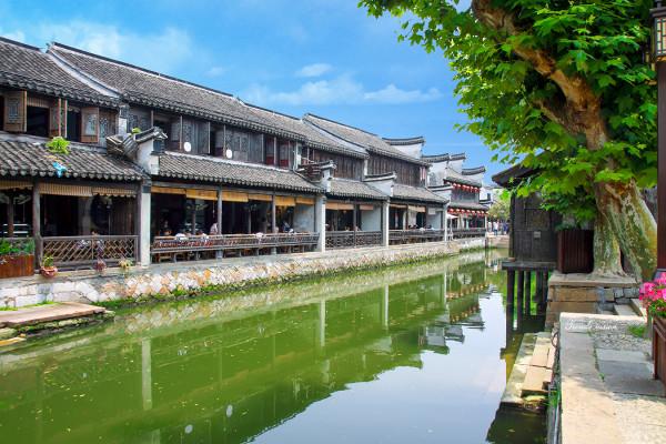 阴森的郊区