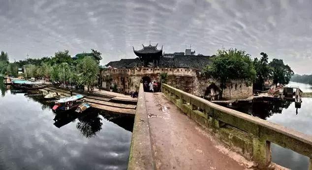 巨魔与勇士
