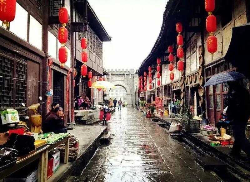 江苏省第十四届人民代表大会第二次会议主席团和秘书长、主席团常务主席、副秘书长名单